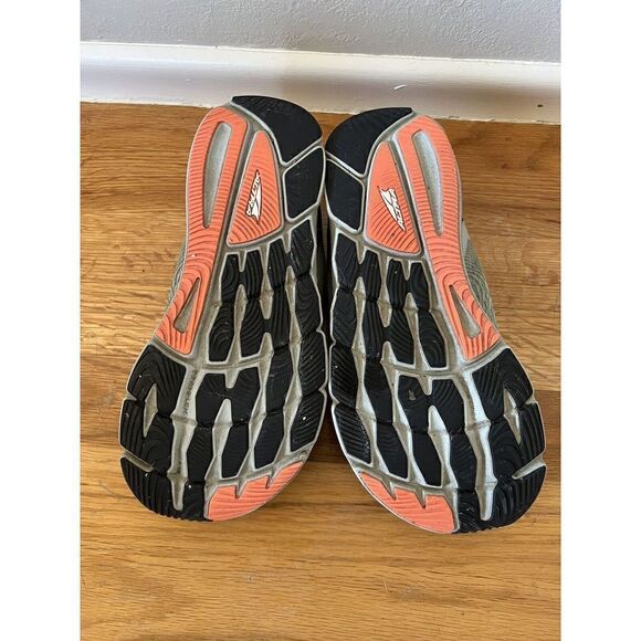 Altra Athletic Shoes in Light Gray and Black - Picture 7 of 8